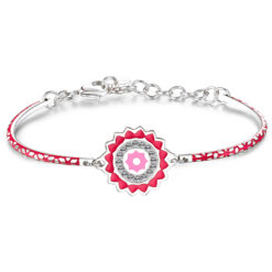 Bracciale donna Brosway Chakra BHK123 realizzato in acciaio con smalti rosa arricchito da swarovski con chiusura a moschettone. Bracciale del diametro di 70 mm e del peso di 6,4 gr.