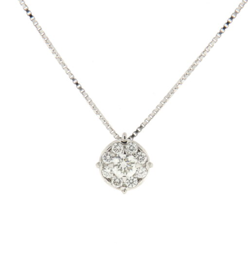 Collana donna Davite e Delucchi Pavè Punto Luce CLN011050 0S Caratura Brillanti: 0,32ct. Colore Brillanti: G. Purezza Brillanti:  VS. Lunghezza collana: 45cm. Garanzia: Ufficiale Davite e Delucchi. Confezione: Originale Davite e Delucchi. GARANZIA: Prezioso, originale e unico, assolutamente italiano. Un gioiello Davite&Delucchi si riconosce a prima vista. Ogni gioiello Davite e Delucchi presenta il marchio laser inciso sull'oggetto stesso, inoltre viene accompagnato da un certificato assicurativo che tutela il gioiello in caso di furto o incendio.