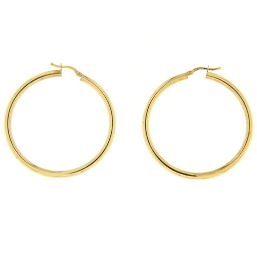 Orecchini donna Cerchi Lisci Oro Giallo 18KT (750) ORC13 Questo gioiello fa parte di tutta quella merce in Oro 18kt, realizzata o venduta nel nostro store! La vendita di gioielli in Oro 18kt è uno dei nostri punti forti da molti anni, tutta la nostra merce è accompagnata dal certificato di garanzia, il punzone 750. Diametro Interno: 4,00cm. Larghezza: 3,00mm. Garanzia: Laboratorio Orafo Taormina Gioielli. Confezione: Confezione Taormina Gioielli.