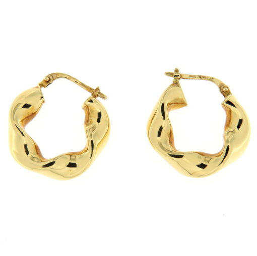 Orecchini donna Cerchi Boccole Oro Giallo 18KT (750) ORC22 Questo gioiello fa parte di tutta quella merce in Oro 18kt, realizzata o venduta nel nostro store! La vendita di gioielli in Oro 18kt è uno dei nostri punti forti da molti anni, tutta la nostra merce è accompagnata dal certificato di garanzia, il punzone 750. Diametro Interno: 1,30cm. Larghezza: 5,00mm. Garanzia: Laboratorio Orafo Taormina Gioielli. Confezione: Confezione Taormina Gioielli.