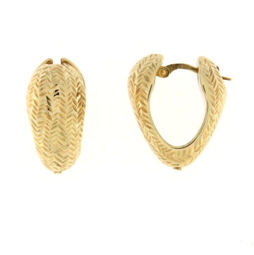 Orecchini donna Cerchi Boccole Oro Giallo 18KT (750) ORC36 Questo gioiello fa parte di tutta quella merce in Oro 18kt, realizzata o venduta nel nostro store! La vendita di gioielli in Oro 18kt è uno dei nostri punti forti da molti anni, tutta la nostra merce è accompagnata dal certificato di garanzia, il punzone 750. Diametro Interno: 1,10cm. Larghezza: 1,10cm.  Garanzia: Laboratorio Orafo Taormina Gioielli. Confezione: Confezione Taormina Gioielli.