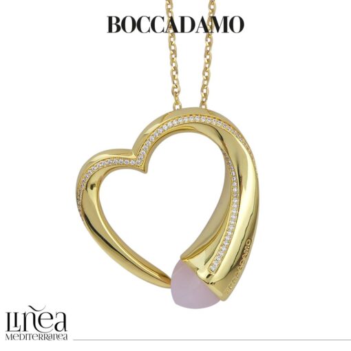 Collana donna Boccadamo Caleida XGR030DR Realizzato in bronzo placcato oro giallo. Pietre: Cristallo color quarzo rosa e zirconi bianchi. Lunghezza Bracciale: 80cm. Confezione: Originale Boccadamo. Garanzia: 2 anni Ufficiale Boccadamo.