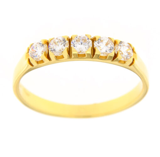 Anello Riviera Oro Giallo 18KT e Zirconi RIV2 Realizzato in Oro750‰ (18KT) Pietre: Zirconi bianchi. Garanzia: Laboratorio orafo Taormina Gioielli. Confezione: Regalo, intestata Taormina Gioielli. Per quanto riguarda la misura:  La misura disponibile in pronta consegna è 16.  Dalla data di acquisto, l’anello verrà portato alla misura desiderata in 1 giorno lavorativo, ovviamente a nostre spese.