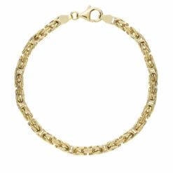 Bracciale uomo Maglia Bizantina in Oro Giallo 18KT (750) Questo gioiello fa parte di tutta quella merce in Oro 18kt, realizzata o venduta nel nostro store! La vendita di gioielli in Oro 18kt è uno dei nostri punti forti da molti anni, tutta la nostra merce è accompagnata dal certificato di garanzia, e il punzone 750. Lunghezza: 20,50cm. Larghezza: 0,50cm. Chiusura: Moschettone. Garanzia: Laboratorio Orafo Taormina Gioielli. Confezione: Confezione Taormina Gioielli.